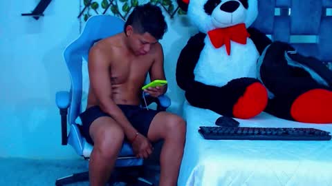 Hakim online show from 11/05/25, 06:08