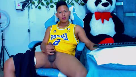 Hakim online show from 03/15/26, 02:01