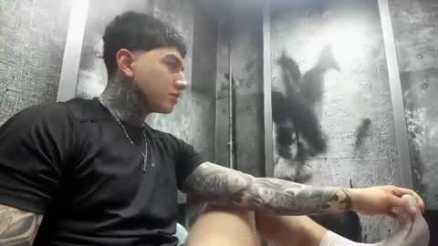 Snapshot of gury_tattoo chatting on 06/26/26, 10:14 Gury online show from 06/26/26, 10:14