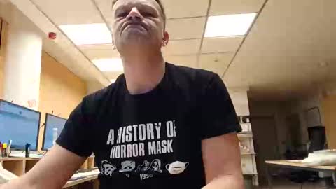 Snapshot of guschidick chatting on 12/14/25, 07:29 guschidick online show from 12/14/25, 07:29