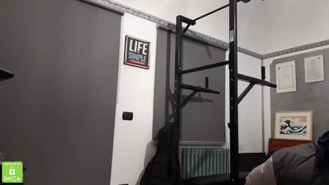 Snapshot of guy2015big chatting on 12/30/24, 05:02 Flo online show from 12/30/24, 05:02