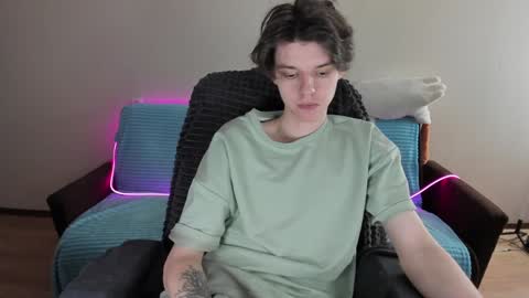 guy_liam1 online show from 01/18/25, 12:57