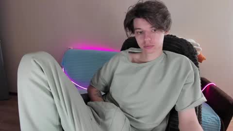 guy_liam1 online show from 01/25/25, 08:21