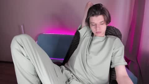 guy_liam1 online show from 02/21/25, 02:16