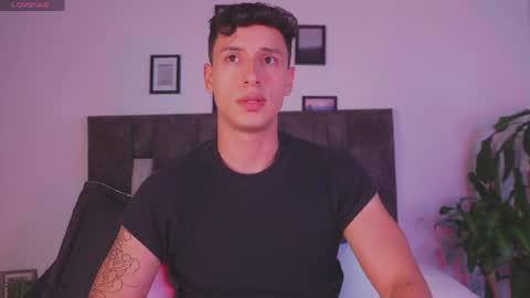 Snapshot of guy_twinks chatting on 05/27/26, 06:43 Gabriel online show from 05/27/26, 06:43