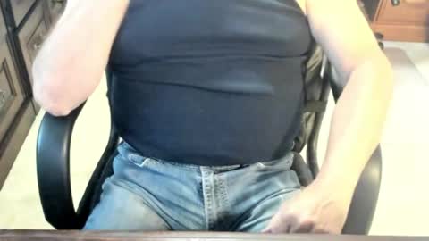 Snapshot of guygdr chatting on 05/26/26, 11:50 Guy online show from 05/26/26, 11:50