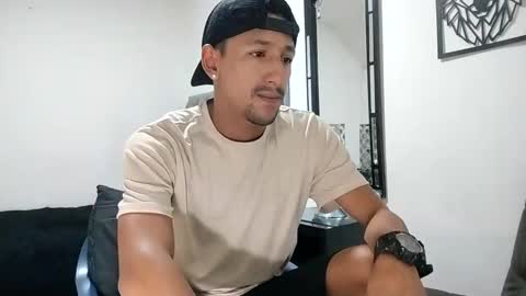 karim online show from 03/11/25, 11:04