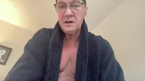 Snapshot of gwashere4u chatting on 12/01/24, 05:35 gwashere4u online show from 12/01/24, 05:35