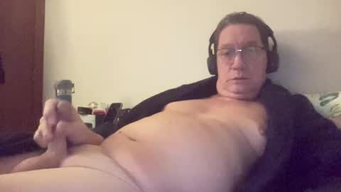 Snapshot of gwashere4u chatting on 12/18/24, 05:15 gwashere4u online show from 12/18/24, 05:15