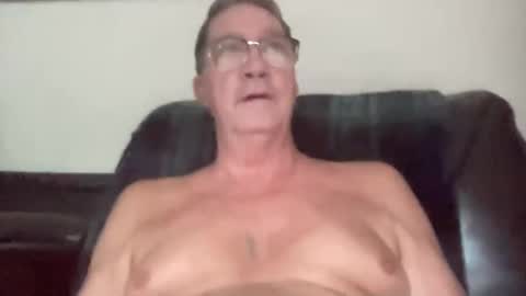 Snapshot of gwashere4u chatting on 09/17/25, 11:56 gwashere4u online show from 09/17/25, 11:56