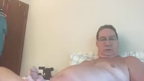 Snapshot of gwashere4u chatting on 10/06/25, 12:46 gwashere4u online show from 10/06/25, 12:46