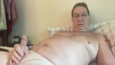 Snapshot of gwashere4u chatting on 10/15/25, 02:17 gwashere4u online show from 10/15/25, 02:17