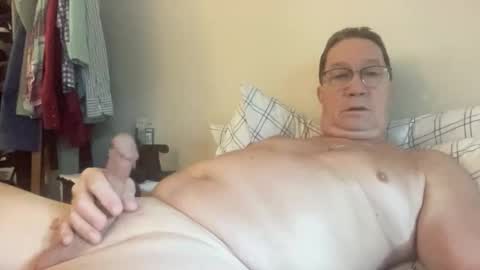 Snapshot of gwashere4u chatting on 10/29/25, 01:57 gwashere4u online show from 10/29/25, 01:57