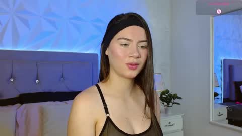 Gwen Drew online show from 09/14/25, 12:37