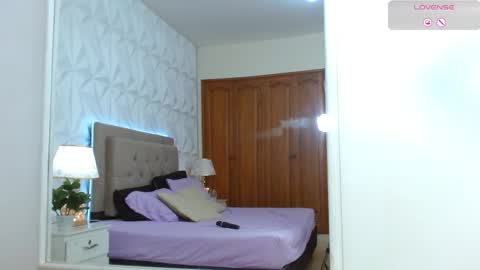 Gwen Drew online show from 02/07/26, 01:48