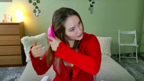 Snapshot of gwen_lady chatting on 03/05/25, 10:11 Sweety Kitty online show from 03/05/25, 10:11