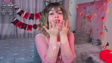 Lisa online show from 10/28/25, 02:59