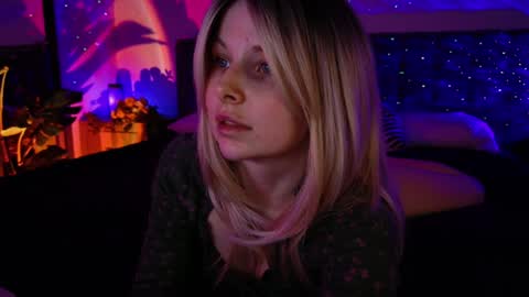 Snapshot of gwenhilton chatting on 01/22/25, 09:02 gwenhilton online show from 01/22/25, 09:02