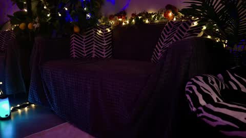 Snapshot of gwenhilton chatting on 02/15/25, 08:54 gwenhilton online show from 02/15/25, 08:54