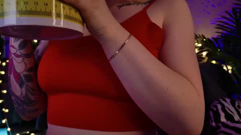 Snapshot of gwenhilton chatting on 02/18/25, 09:54 gwenhilton online show from 02/18/25, 09:54