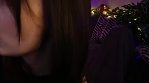 Snapshot of gwenhilton chatting on 02/25/25, 08:58 gwenhilton online show from 02/25/25, 08:58