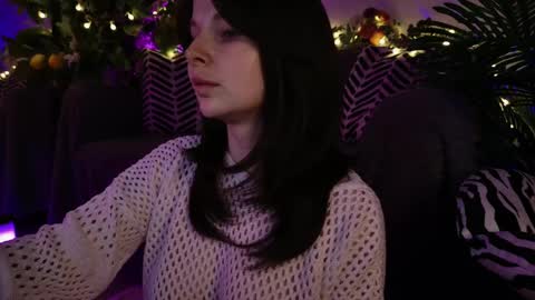 Snapshot of gwenhilton chatting on 02/27/25, 05:56 gwenhilton online show from 02/27/25, 05:56