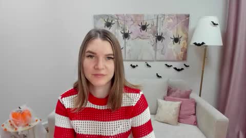 Snapshot of gwensmitt chatting on 10/31/25, 11:50 gwensmitt online show from 10/31/25, 11:50