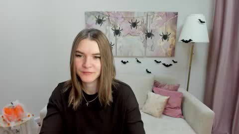 Snapshot of gwensmitt chatting on 11/01/25, 11:29 gwensmitt online show from 11/01/25, 11:29