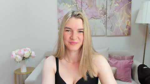 Snapshot of gwensmitt chatting on 07/09/26, 09:41 gwensmitt online show from 07/09/26, 09:41