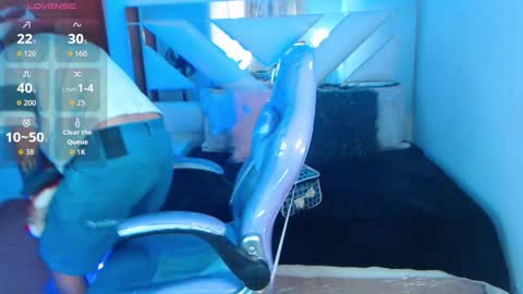 Snapshot of gyal_8_ chatting on 10/24/25, 07:54 gyal_8_ online show from 10/24/25, 07:54