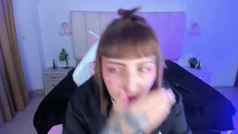 Snapshot of gyal_8_ chatting on 11/30/25, 03:54 gyal_8_ online show from 11/30/25, 03:54