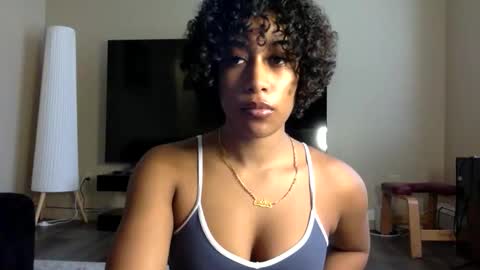 gyalxoxo online show from 02/18/26, 06:15