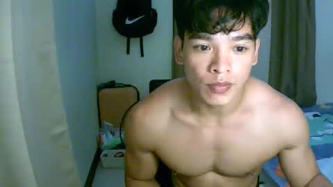 Snapshot of gymnasmenos chatting on 03/11/26, 10:10 AJ online show from 03/11/26, 10:10