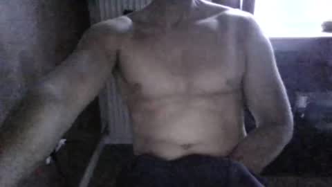 Snapshot of gymxxx_ chatting on 04/09/26, 05:40 gymxxx_ online show from 04/09/26, 05:40