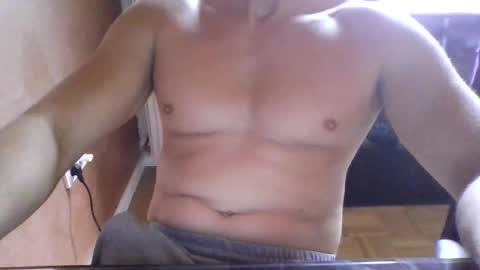 Snapshot of gymxxx_ chatting on 05/31/26, 08:54 gymxxx_ online show from 05/31/26, 08:54