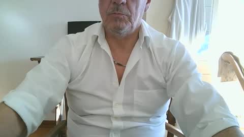 Snapshot of gyrdy chatting on 12/21/24, 01:32 gyrdy online show from 12/21/24, 01:32