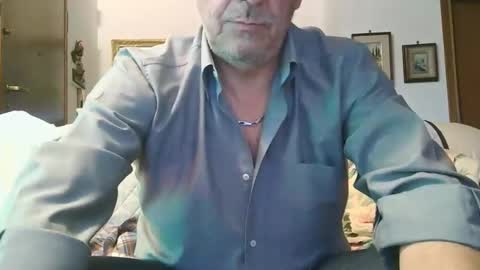 Snapshot of gyrdy chatting on 12/23/24, 03:44 gyrdy online show from 12/23/24, 03:44