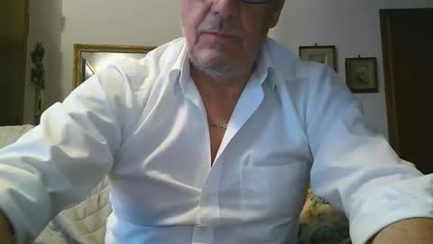Snapshot of gyrdy chatting on 12/31/24, 03:53 gyrdy online show from 12/31/24, 03:53
