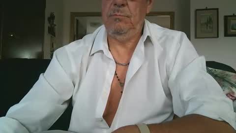 Snapshot of gyrdy chatting on 10/23/25, 03:00 gyrdy online show from 10/23/25, 03:00