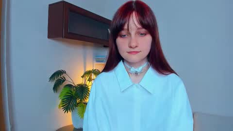 Snapshot of h0lyangel chatting on 09/13/25, 06:51 Kelly Lilly online show from 09/13/25, 06:51