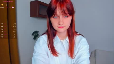 Snapshot of h0lyangel chatting on 09/23/25, 06:55 Kelly Lilly online show from 09/23/25, 06:55