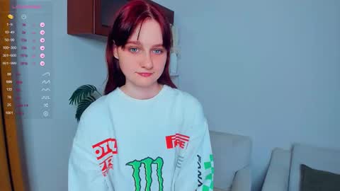 Snapshot of h0lyangel chatting on 10/04/25, 06:50 Kelly Lilly online show from 10/04/25, 06:50