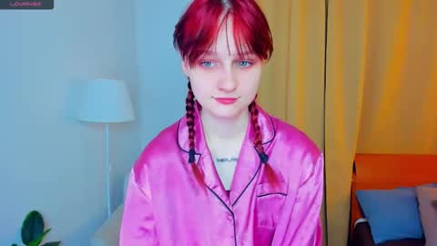 Snapshot of h0lyangel chatting on 11/01/25, 06:54 Kelly Lilly online show from 11/01/25, 06:54