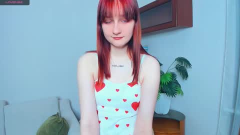 Snapshot of h0lyangel chatting on 11/12/25, 06:52 Kelly Lilly online show from 11/12/25, 06:52