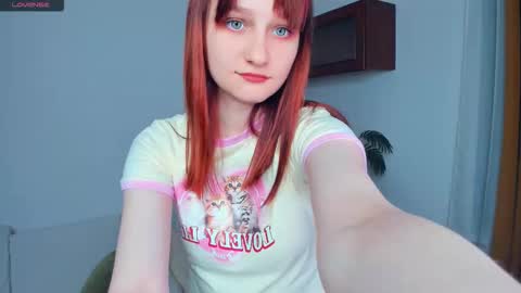 Snapshot of h0lyangel chatting on 11/14/25, 06:39 Kelly Lilly online show from 11/14/25, 06:39