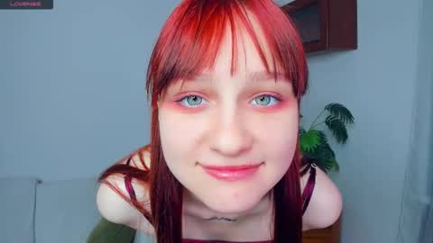 Snapshot of h0lyangel chatting on 11/16/25, 06:35 Kelly Lilly online show from 11/16/25, 06:35