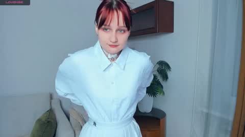 Snapshot of h0lyangel chatting on 11/19/25, 06:52 Kelly Lilly online show from 11/19/25, 06:52