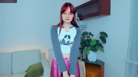 Snapshot of h0lyangel chatting on 11/23/25, 07:35 Kelly Lilly online show from 11/23/25, 07:35