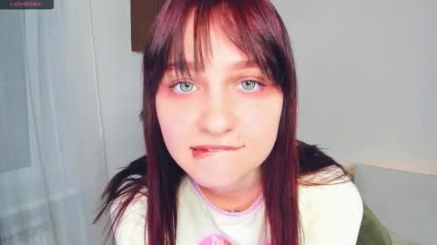 Snapshot of h0lyangel chatting on 11/30/25, 06:23 Kelly Lilly online show from 11/30/25, 06:23