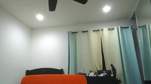 h0nest84 online show from 12/15/24, 07:24